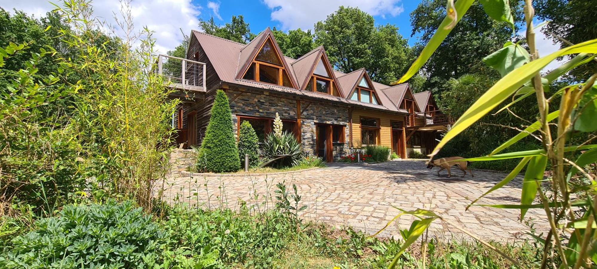 La Maison Dans Les Bois Soucelles Εξωτερικό φωτογραφία