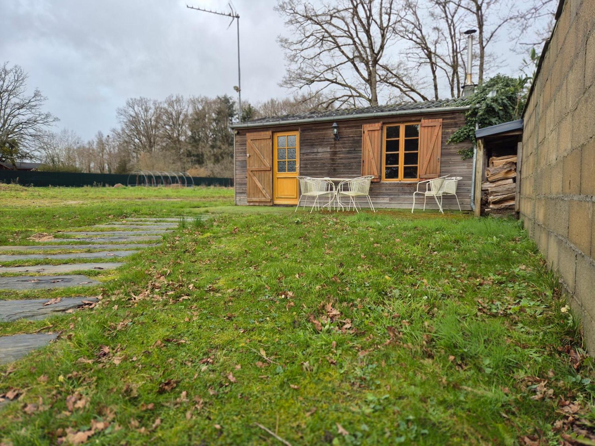La Maison Dans Les Bois Soucelles Εξωτερικό φωτογραφία