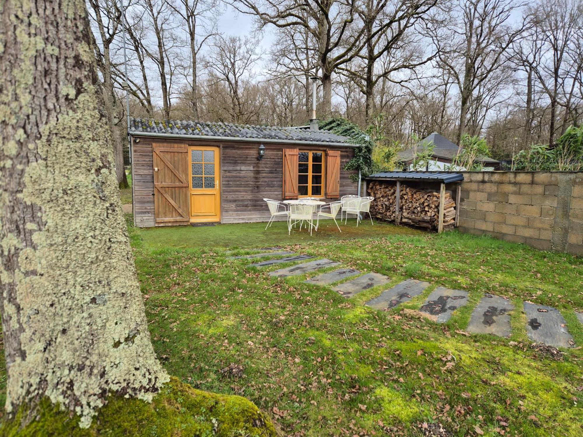 La Maison Dans Les Bois Soucelles Εξωτερικό φωτογραφία